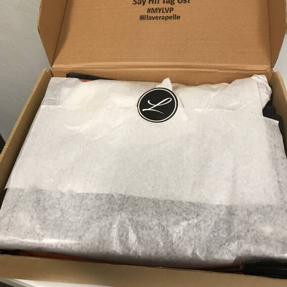 Laverapelle Women's Aster Genuine Leather Crossbody Hobo Style Handbag, Black/Si - Picture 4 of 4